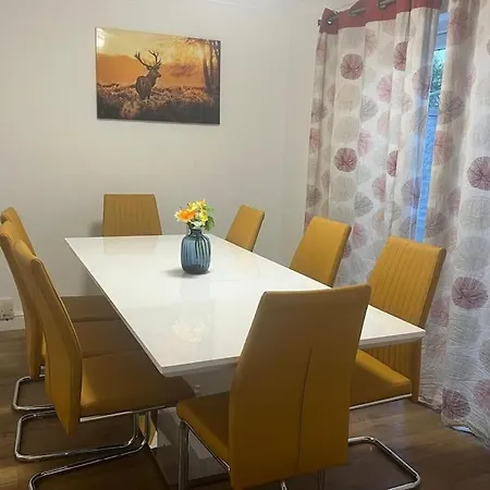 Gorgeous 4 Bed Detached House