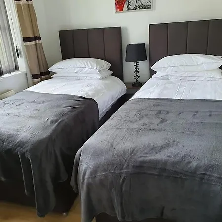 빌라 Gorgeous 4 Bed Detached House *
